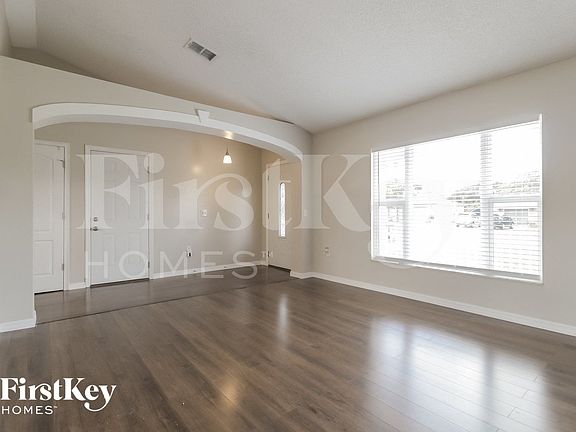 3rd image of 2800 Fifer Dr