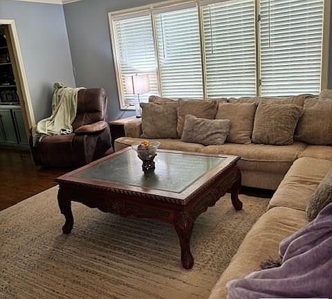3rd image of 1216 Knollwood Pl