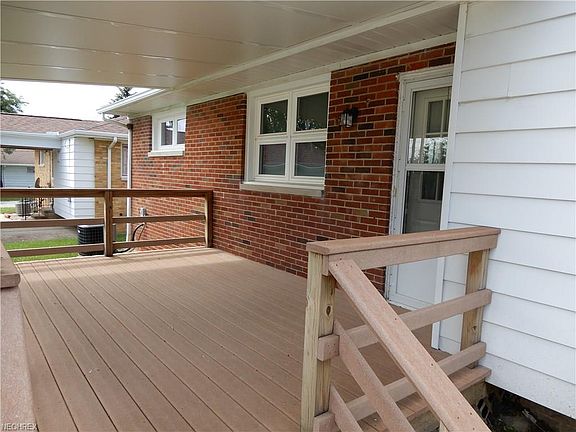 5th image of 142 Willard Ave