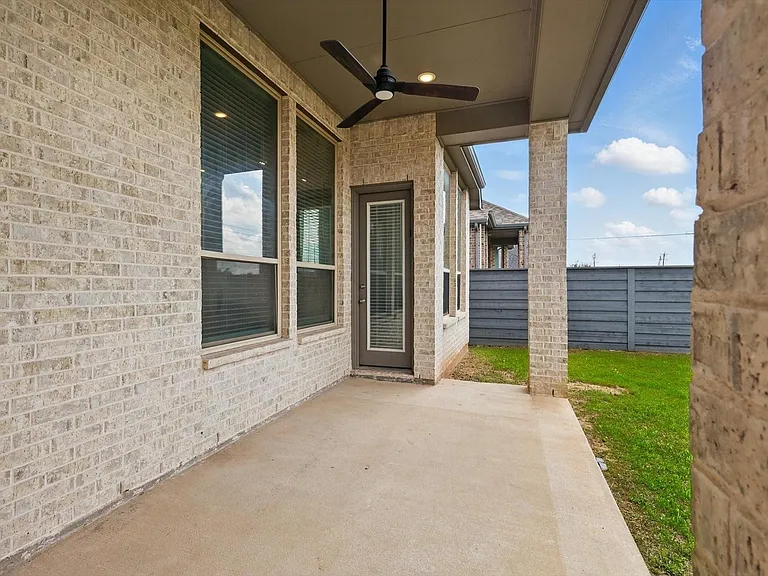 1100 Parkstone Dr — Photo 20