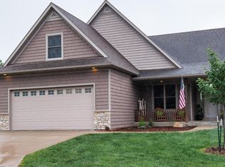 2230 Granite Cir NW, Rochester, MN 55901