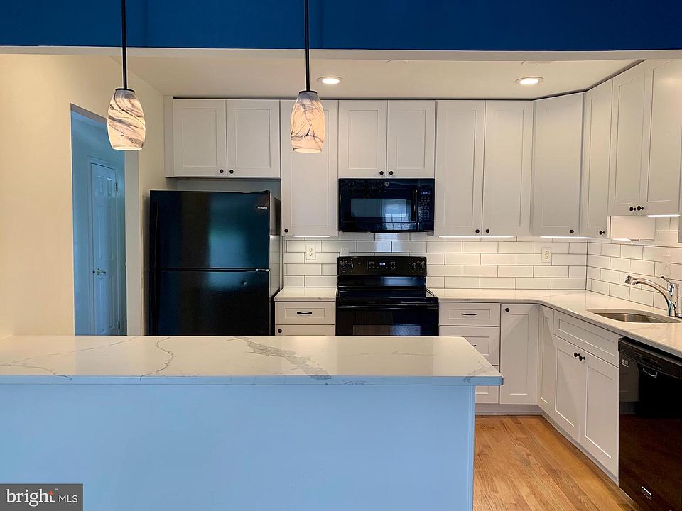 2nd image of 30 Northgate Vlg