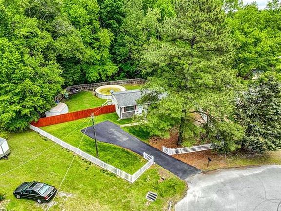 2nd image of 121 Meadowbrook Ln