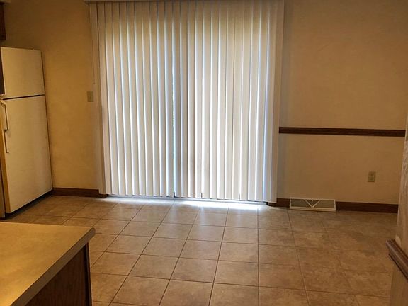 2nd image of 3836 Canterbury Dr