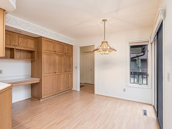 4th image of 1804 Oakfield Dr #4