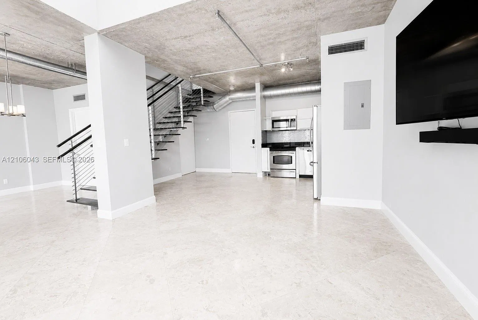 Neo Vertika Condo — Photo 4