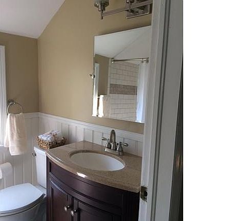 5th image of 70 Mona Dr