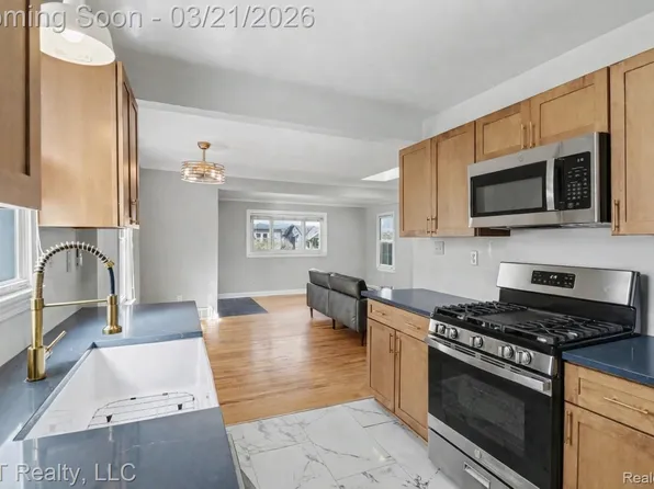 556 Academy St, Ferndale, MI 48220