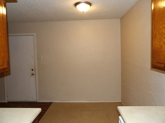 5th image of 6401 NW Oak Ave #A-3