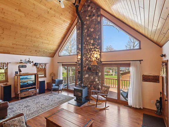 5th image of 109 Grouse Ct