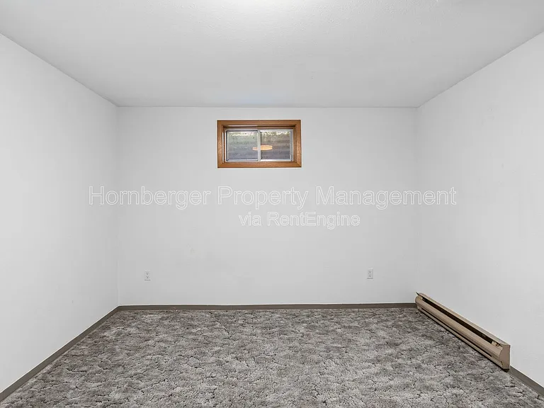 1703 N Walnut Rd — Photo 12