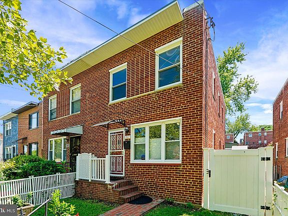 2nd image of 767 Kennedy St NE