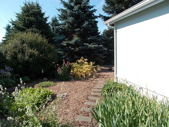 3rd image of 814 Cottonwood Dr