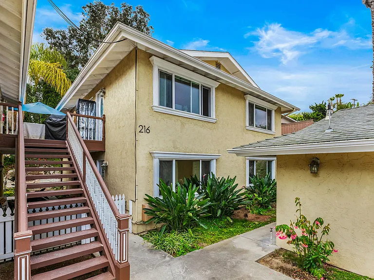 216 Guajome St #A — Photo 5