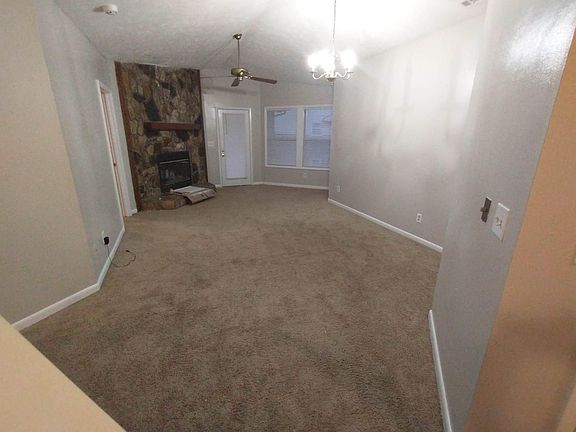 5th image of 1006 Brookhollow Dr APT 13