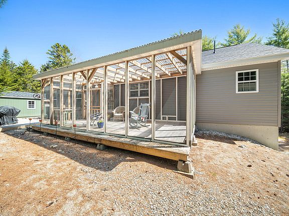 3rd image of 811 Newbury Neck Road