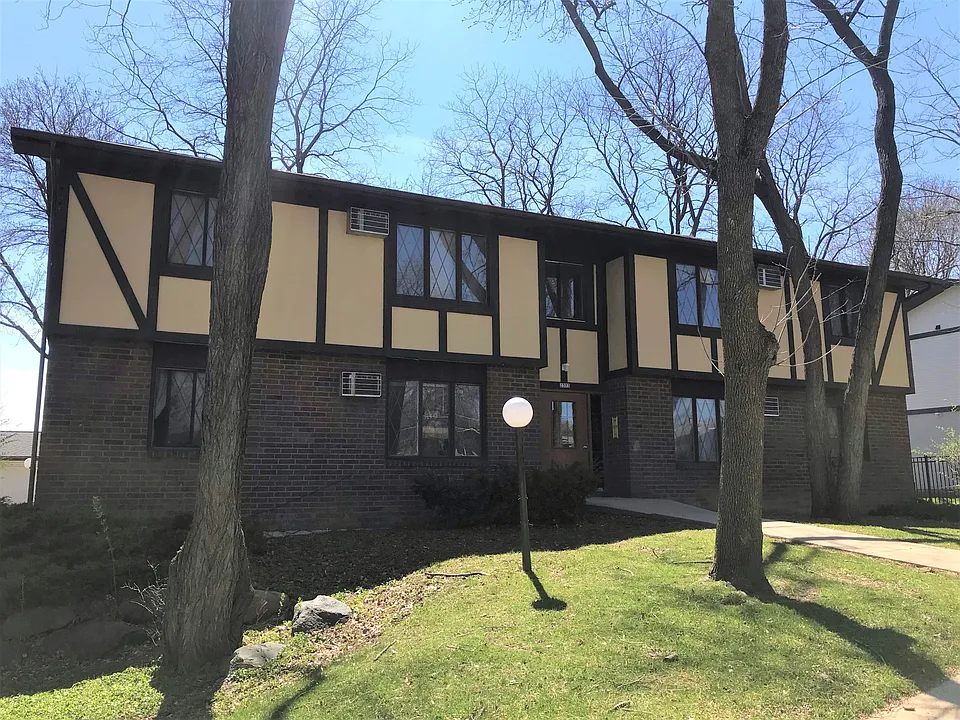 2373 Chalet Gardens Rd #3