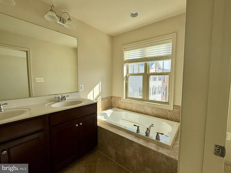 13948 Estuary Dr — Photo 11