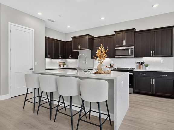 3rd image of 9260 Janowicz St