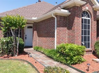 711 Lake Bridge Dr, Lake Dallas, TX 75065