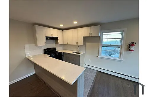122 Elmwood Ave Photo 1