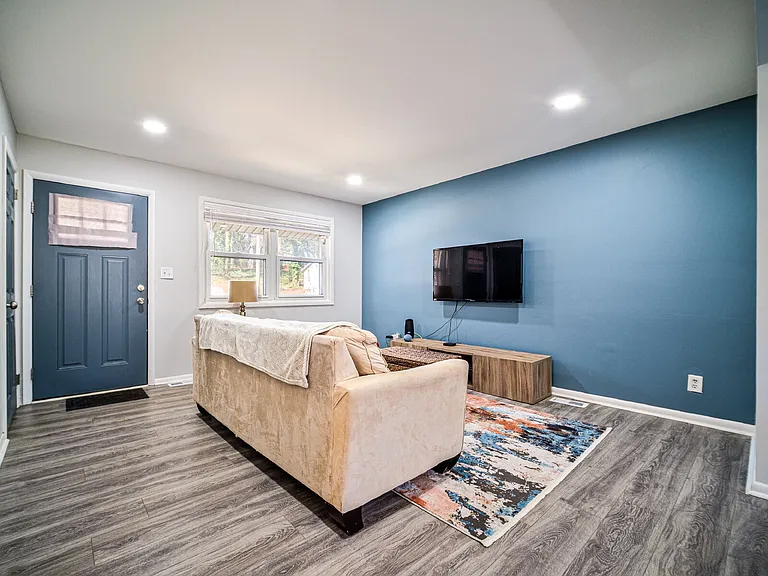 2515 Thornton Rd — Photo 6