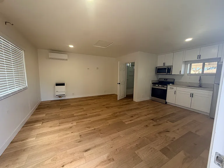 1342 Costa Ave #A — Photo 7