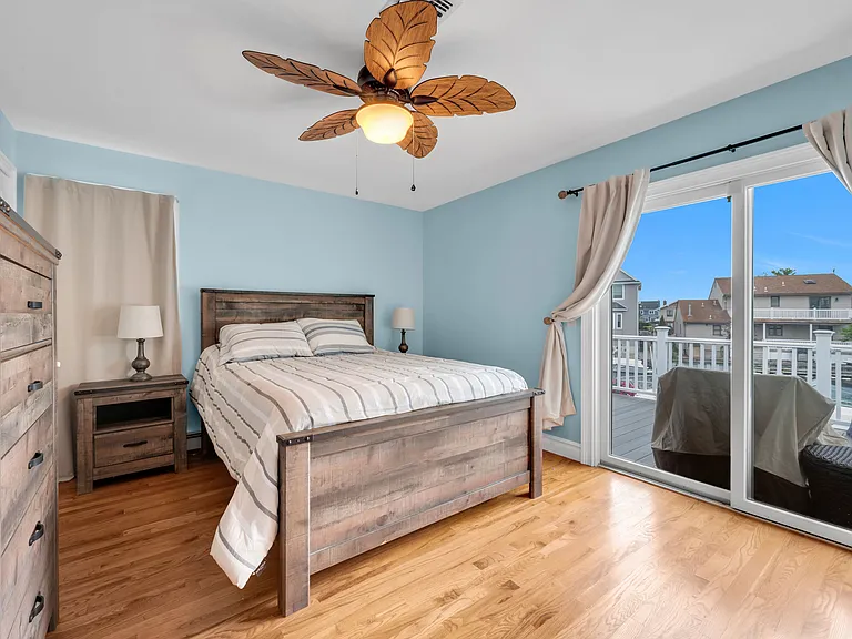 15 Seville Dr — Photo 39
