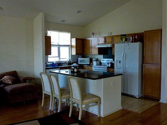3rd image of 36 Kapalaia Pl