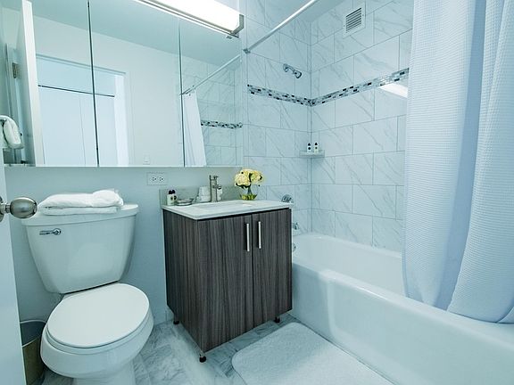 4th image of 1 River Pl APT 1901