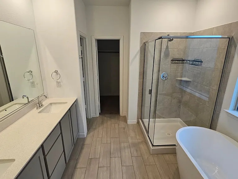 1022 Lakebend Ct — Photo 8