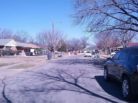 3rd image of 1338 Lonsdale Ave