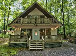 118 Pine Dr, Pocono Lake, PA