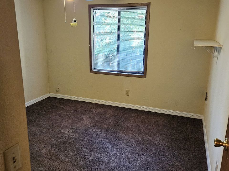 2nd image of 37918 Hillside Ln