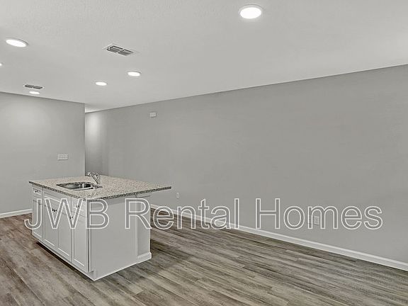 3rd image of 516 Odessa St