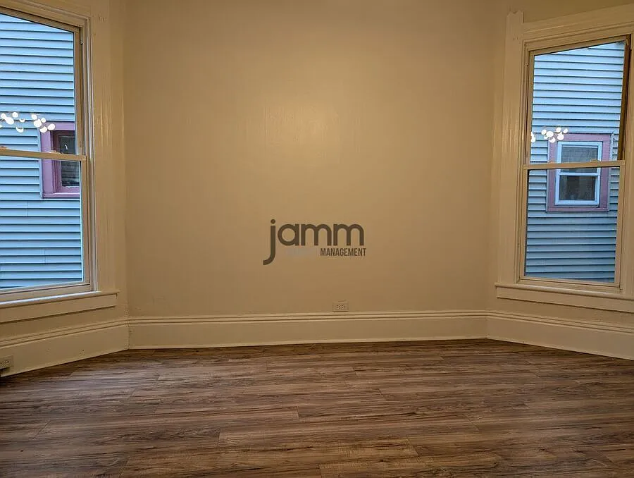 Beautiful 2-Bedroom Duplex unit in Cleveland!! — Photo 4