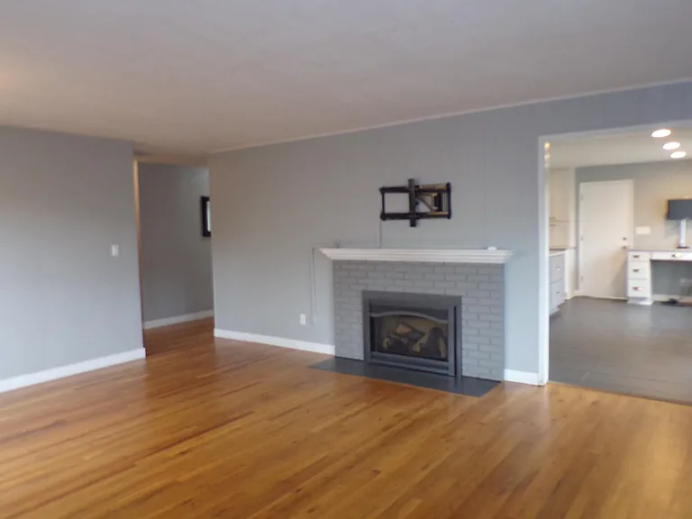 2740 NW Stewart St — Photo 13
