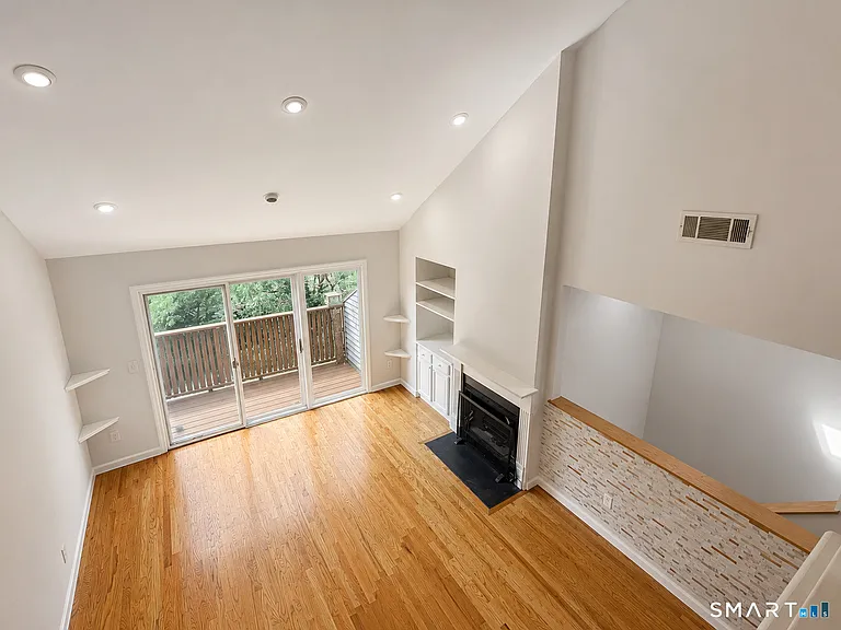 51 Old Kings Hwy #16 — Photo 6