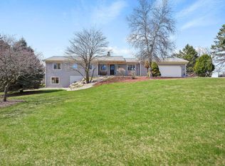 4633 Toepfer Rd, Middleton, WI 53562