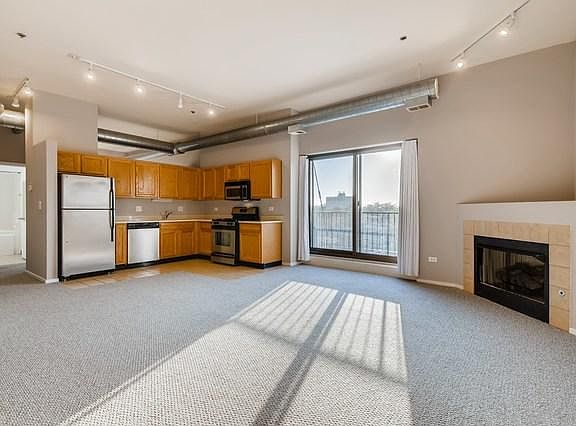 5th image of 1000 E 53rd St Unit 424