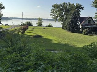 600 E 1st St, Dallas City, IL 62330