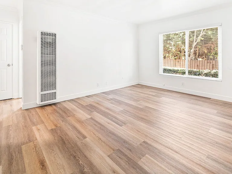 4040 Palmwood — Photo 4