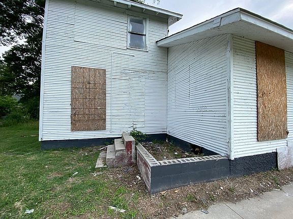 2nd image of 1117 Breedlove St