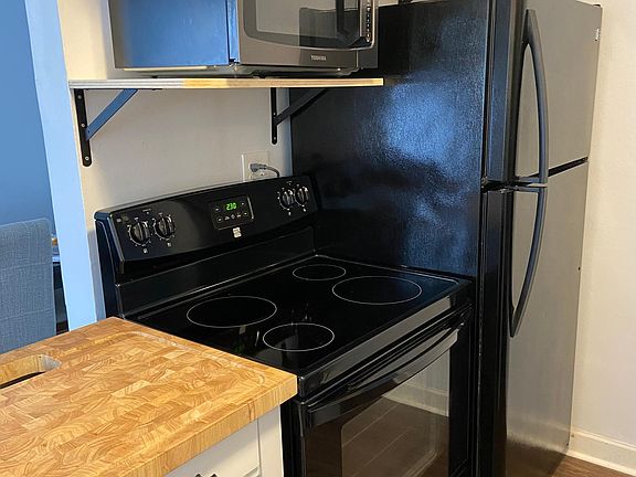 3rd image of 8701 Wicklow Ave