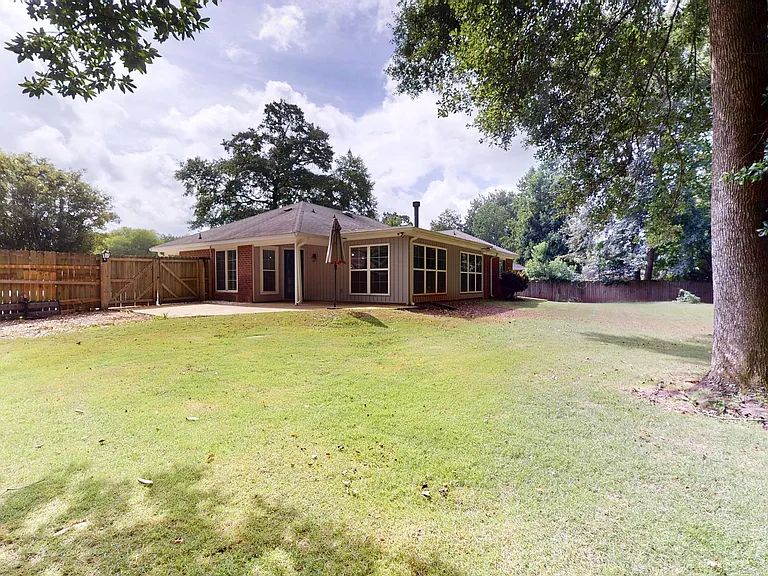 226 Meadow Oaks Ct — Photo 25