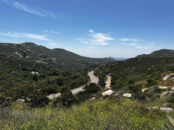 445 La Cresta Rd, El Cajon, CA 92021