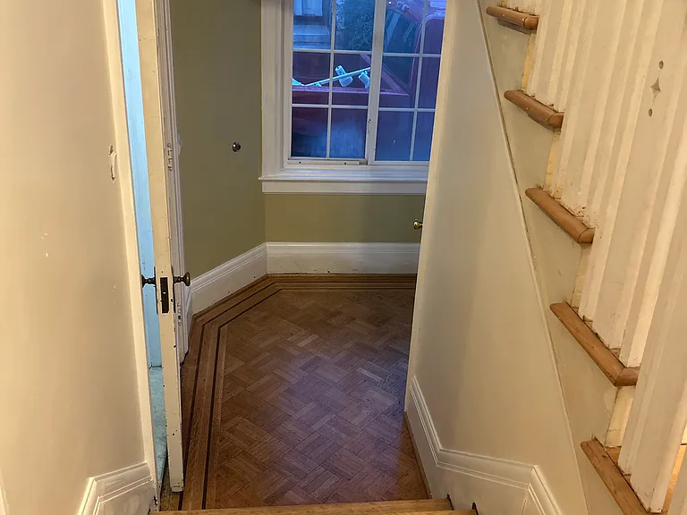 115 Canterbury Rd — Photo 4