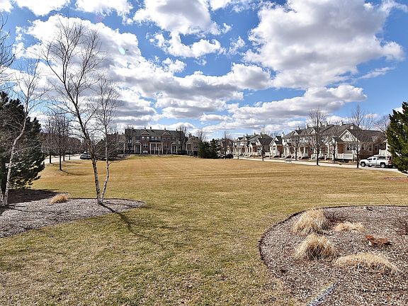 2nd image of 476 Broadmoor Ln #313-07