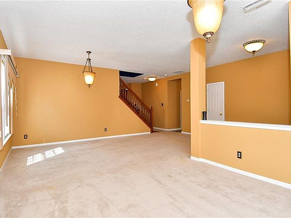 3rd image of 1478 Danielle Dr