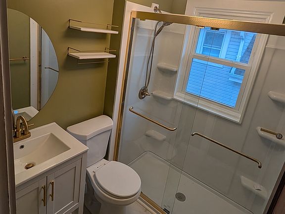 3rd image of 91 Marjorie Dr Floor 2